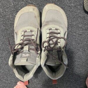 Altra Men's Lone Peak Hiking Boots, size 9